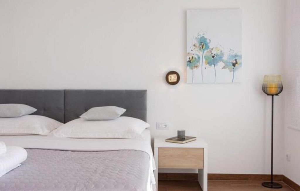 12 Apartment