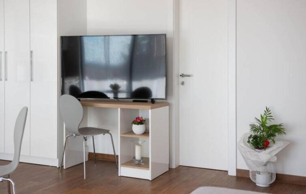 Apartment 12 *
